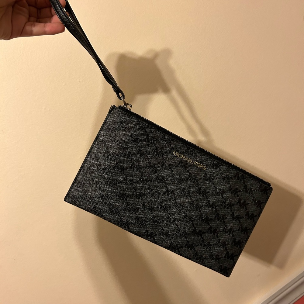 Michael Kors Wristlet